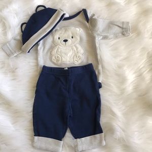 Newborn outfit